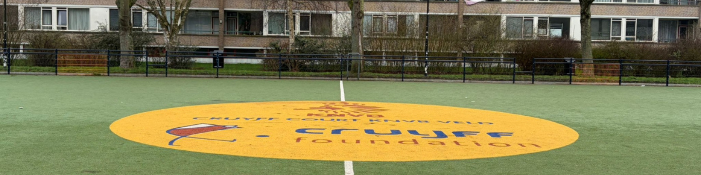 Cruyff Court veld